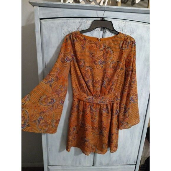 Jessica Simpson sheer Flared Sleeve boho Beachy Small NWT - Picture 4 of 8